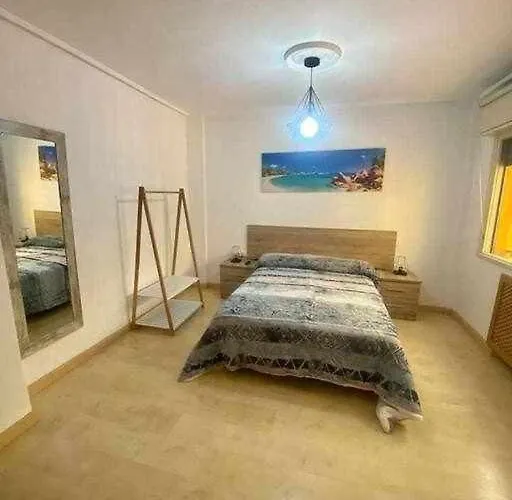 La Casa De Joseal Lado Del Paseo Begona
